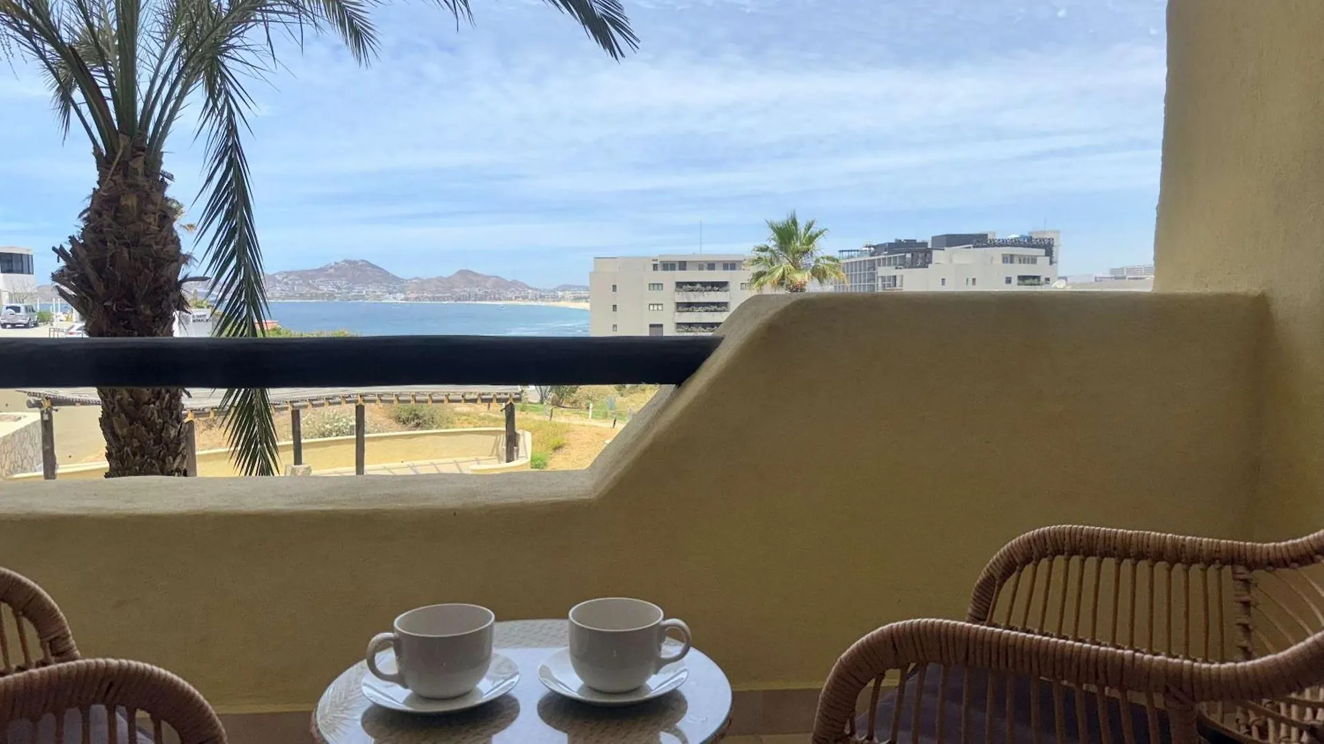 Oceanview Apt In Cabos With Beach - Pool Cabo San Lucas